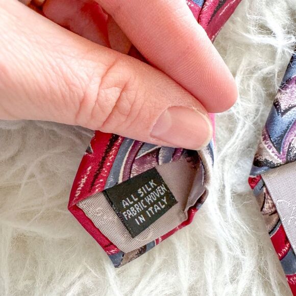 Vintage Christian Dior Monsieur 100% Silk Tie - Red Paisley Pattern - Picture 3 of 7